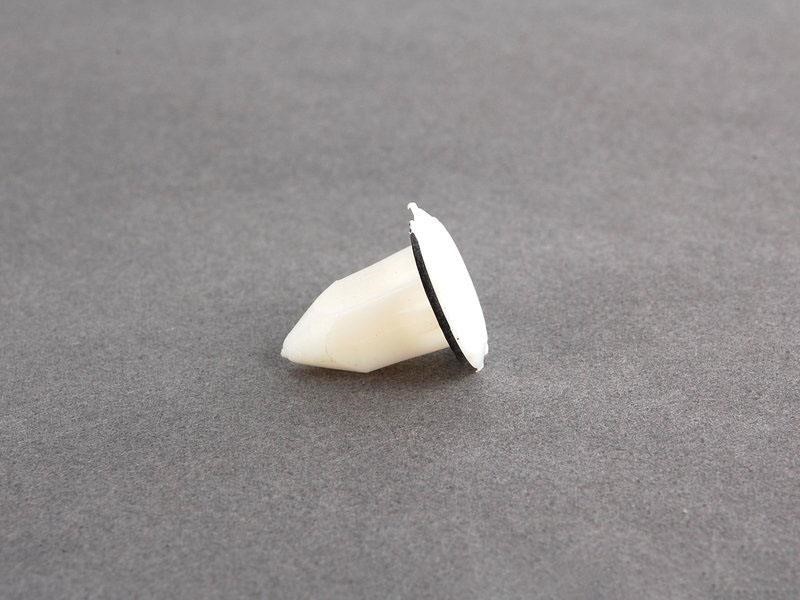 51127046911 BMW Clip