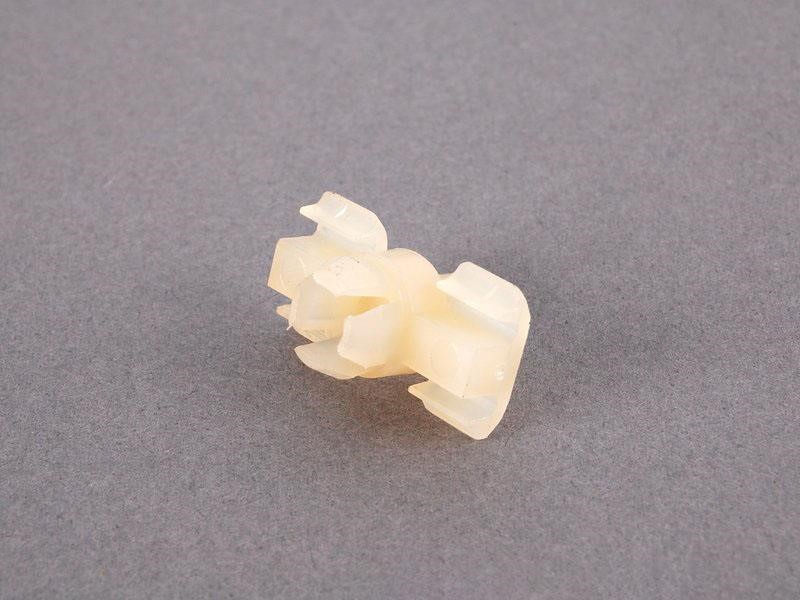51131808841 BMW Clip
