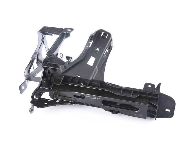 51647211519 BMW Side Panel