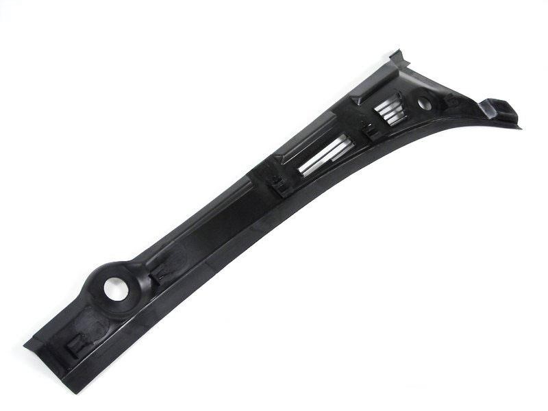 51711960843 BMW Cover