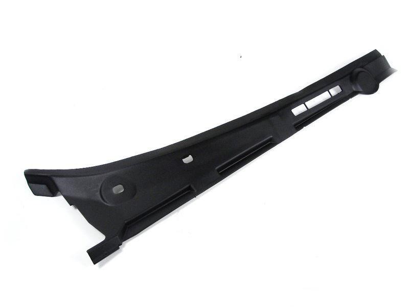 51711960844 BMW Cover