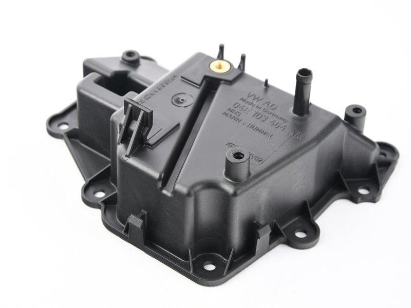 Engine lubrication system Audi Q2: 04E103464AM VAG Oil separator