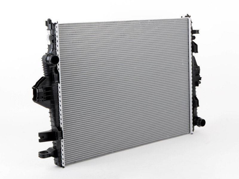 VAG 7P0 121 253 A Engine cooling radiator 7P0121253A 7P0121253A VAG Engine cooling radiator