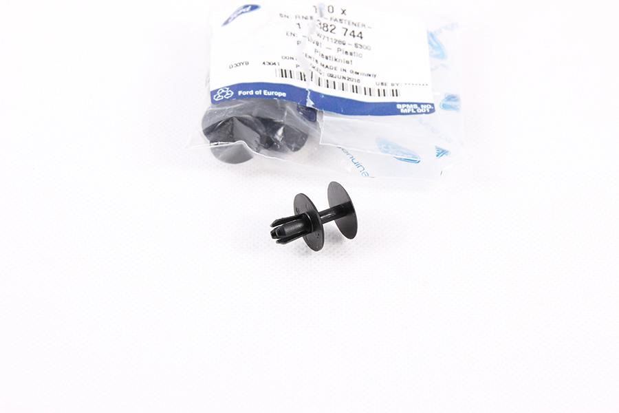 Clip Ford 1 382 744