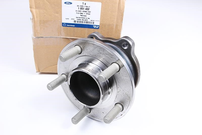 Rear wheel hub Ford 1 851 452