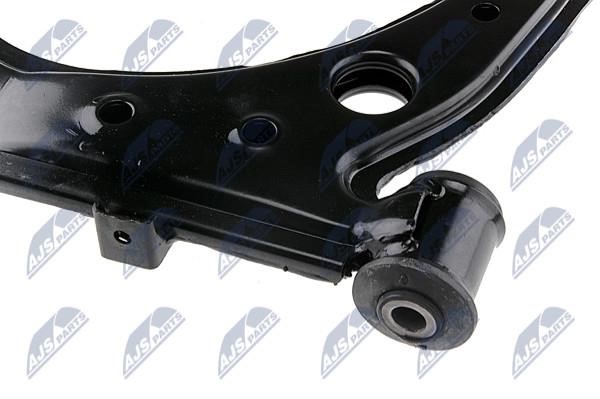 Suspension arm front right NTY ZWD-FT-028