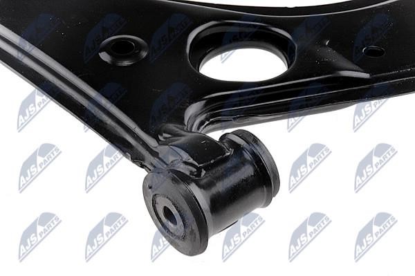 Suspension arm front right NTY ZWD-FT-038