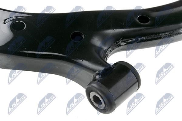 Suspension arm front lower right NTY ZWD-HD-056