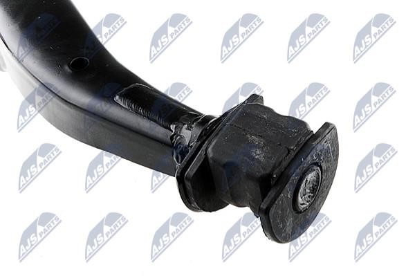Suspension arm front lower right NTY ZWD-HD-064