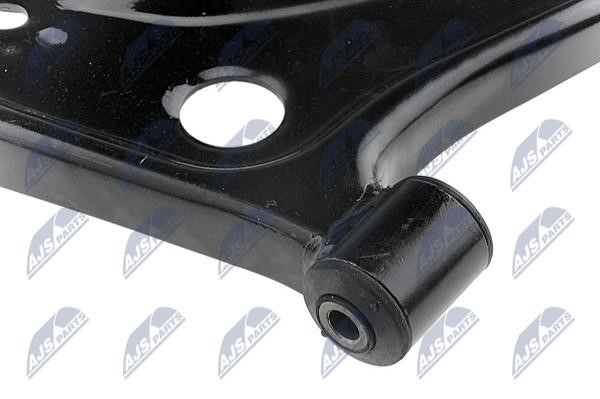 Suspension arm front lower right NTY ZWD-MS-001