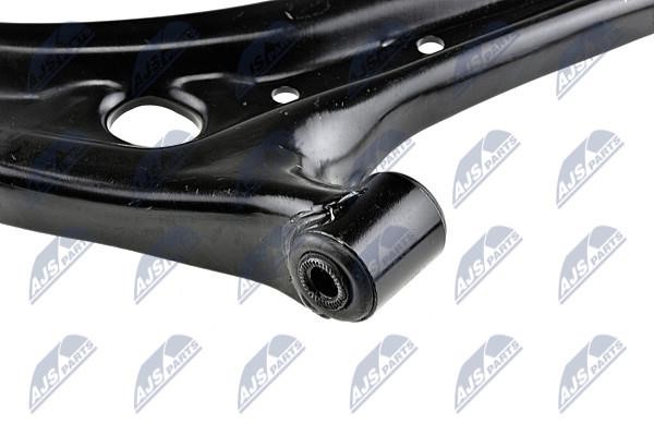 Suspension arm front lower right NTY ZWD-MZ-094