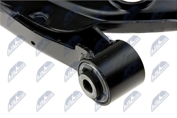 Suspension arm front lower right NTY ZWD-PE-011