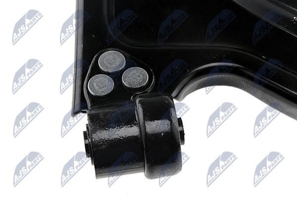 Suspension arm front right NTY ZWD-PL-032