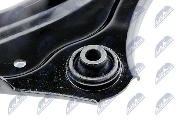 Suspension arm front right NTY ZWD-RE-041
