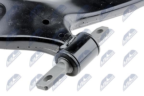 Suspension arm front lower right NTY ZWD-SU-040