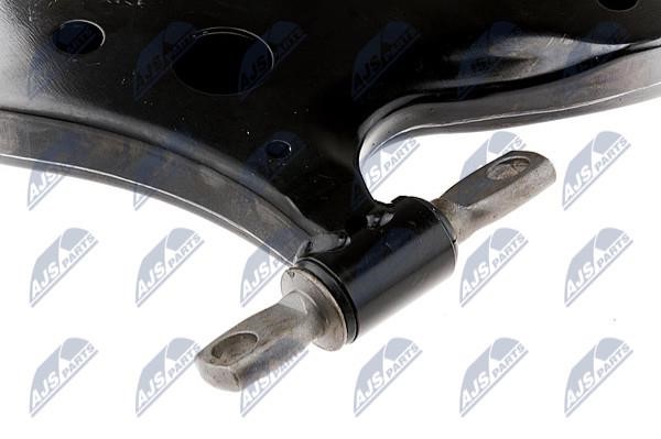 Suspension arm front lower right NTY ZWD-TY-167