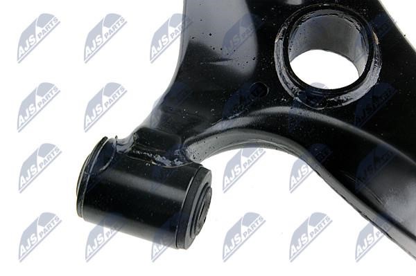 Suspension arm front lower right NTY ZWD-TY-206