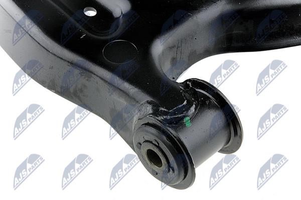 Suspension arm front lower right NTY ZWD-VW-042