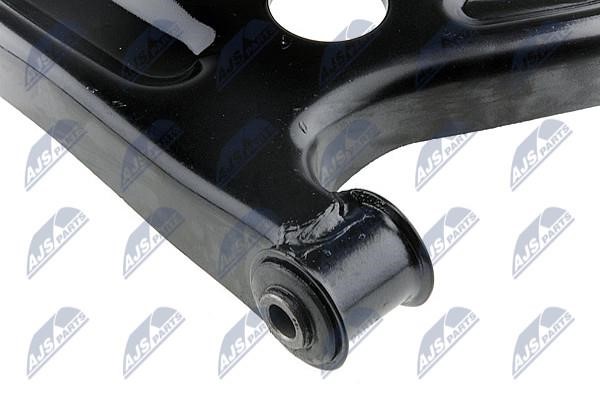 Suspension arm front lower right NTY ZWD-VW-044