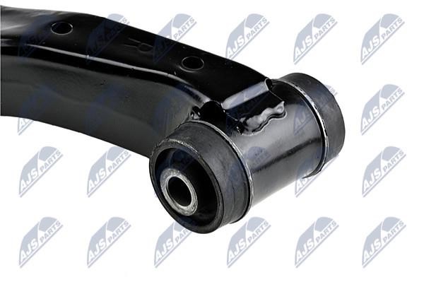 Suspension arm front upper right NTY ZWG-NS-004