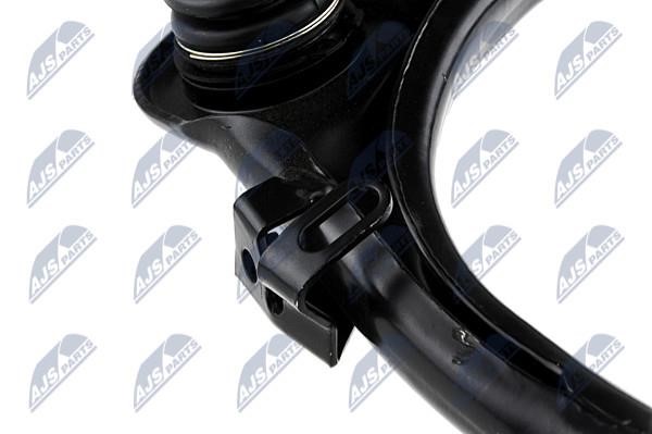 Suspension arm front upper right NTY ZWG-TY-025
