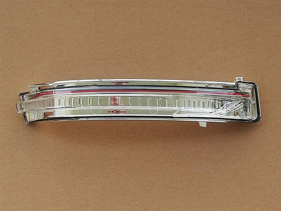 Side indicator Nissan Qashqai: 261604BA0C Nissan Turn signal repeater in the right mirror