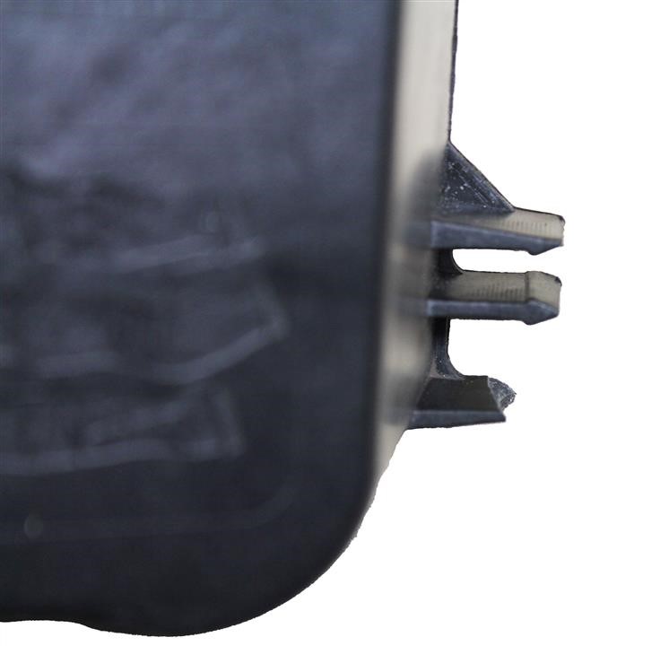 Radiator bracket - The mounting bracket is broken. Diamond&#x2F;DPA 88050296302-DEFECT