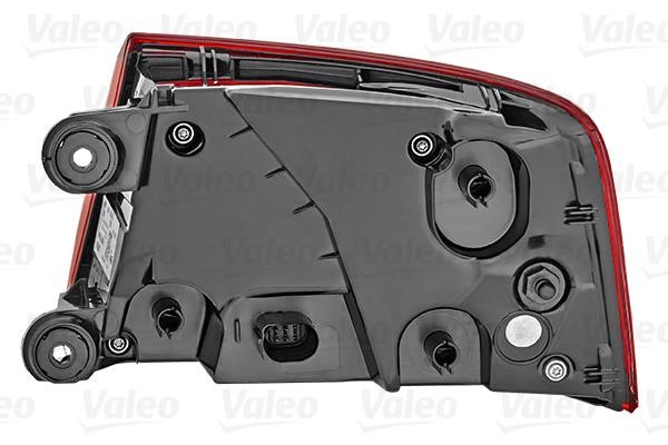 Tail lamp outer left Valeo 047006