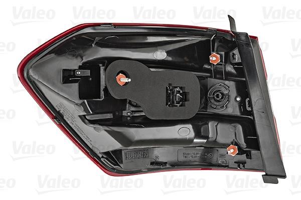 Tail lamp outer right Valeo 044062