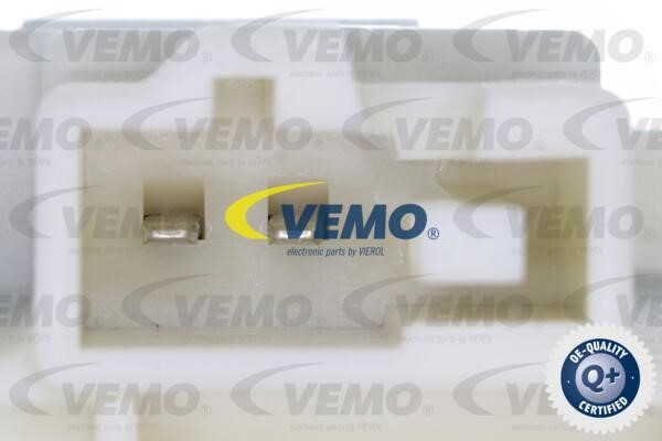 Switch, rear hatch release Vemo V10-73-0653