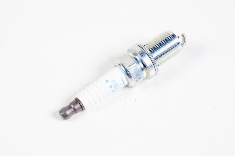 Spark plug Subaru 22401AA570