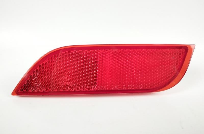 Light reflector rear left Subaru 84281FG010