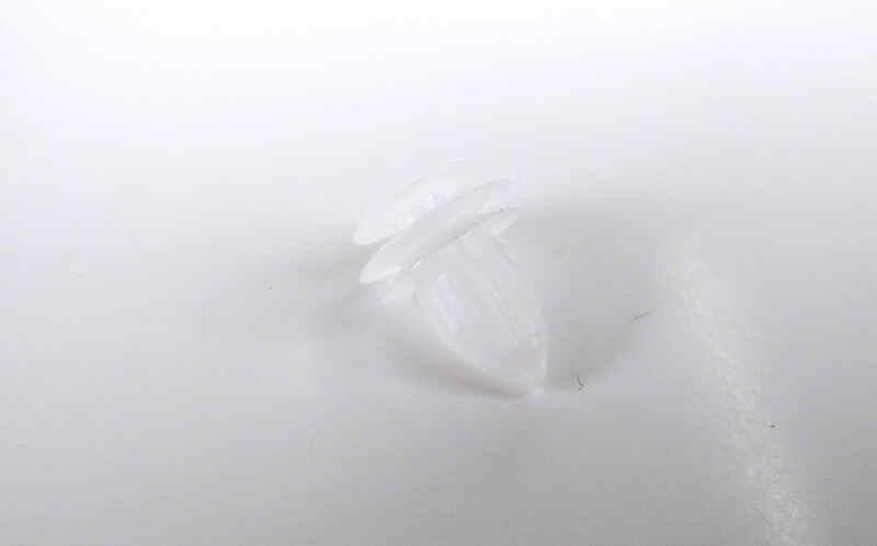 909130105 Subaru Clip