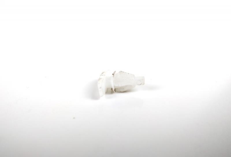 909130165 Subaru Clip