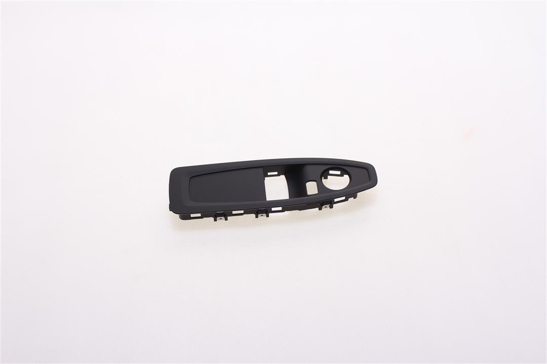 51417318453 BMW Cover