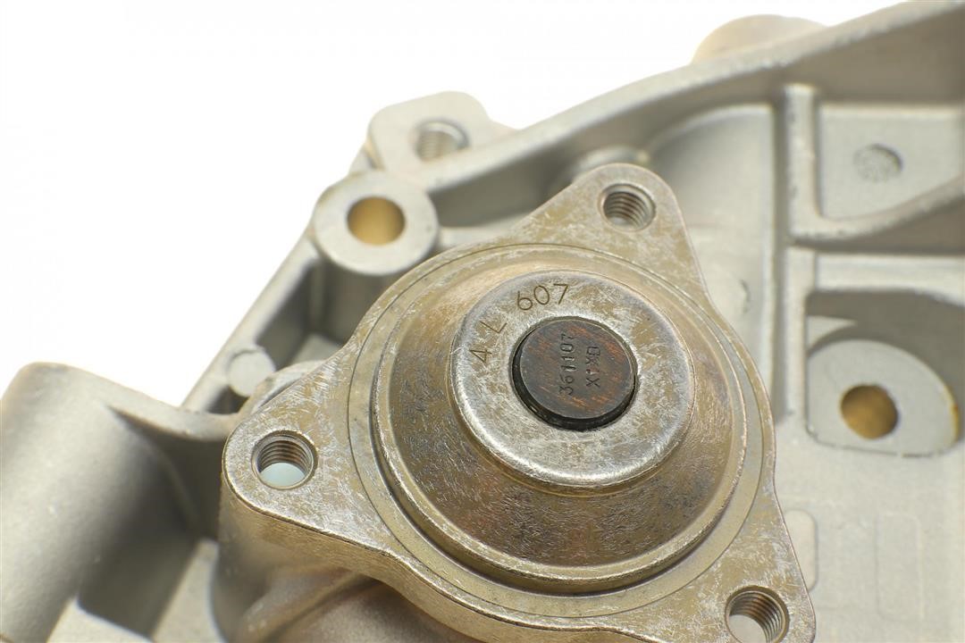 Bugatti Water pump – price 346 PLN