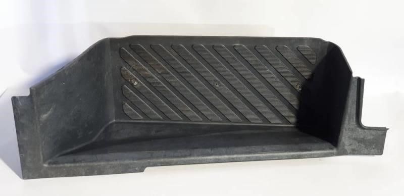 Mercedes A 901 686 22 28 Sill cover left A9016862228