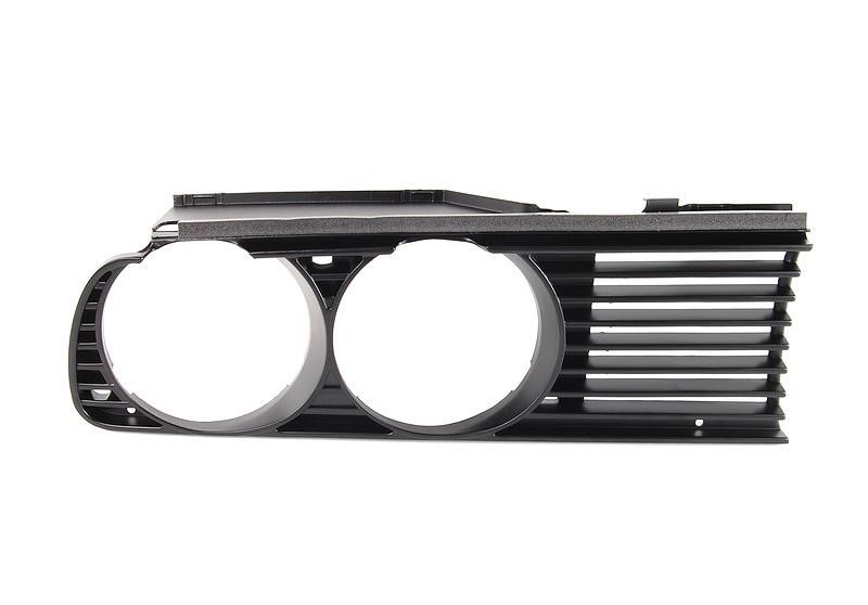 AVTM 0054 992 Front bumper grille (plug) right 0054992