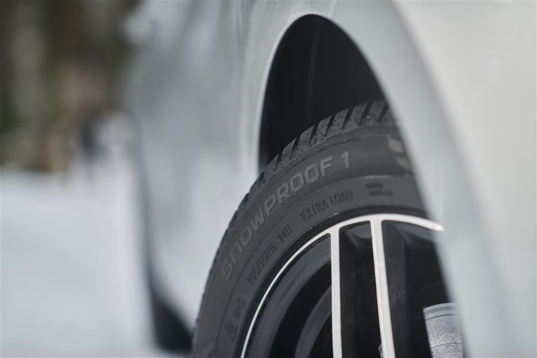 Nokian Passenger Winter Tyre Nokian SNOWPROOF 1 165&#x2F;60 R15 77T – price 374 PLN