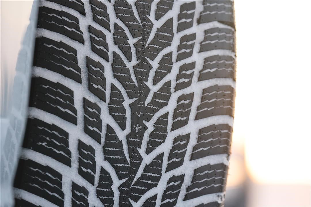 Nokian Passenger Winter Tyre Nokian SNOWPROOF 1 245/50 R18 104V XL – price [object Object] PLN