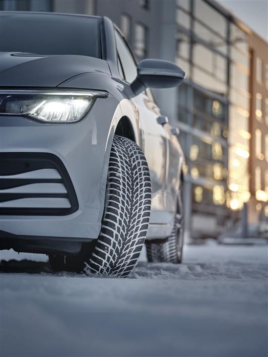 Passenger Winter Tyre Nokian SNOWPROOF 1 275/60 R20 116H XL Nokian T432993