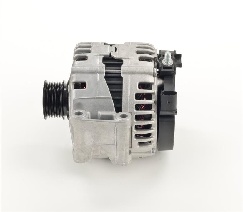 Bosch 0 121 813 101 Alternator 0121813101