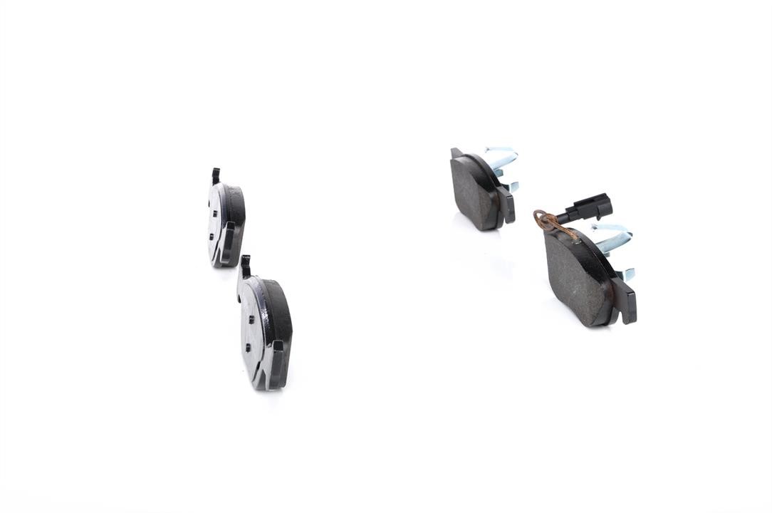 Brake pad set Bosch 0 986 424 593