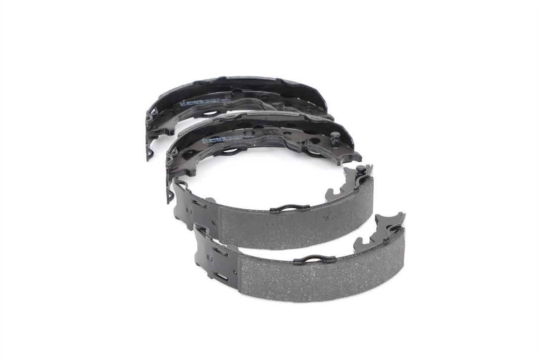 Handbrake shoes Bosch 0 986 487 933