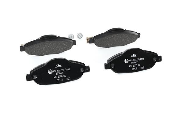 Brake pad set Ate 13.0460-3847.2