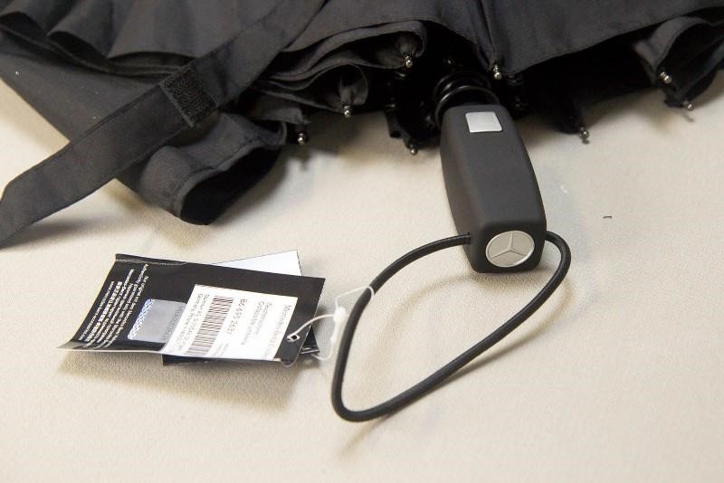 Foldable automatic umbrella black, length 30 cm, diameter 97 cm Mercedes B6 6 95 2631
