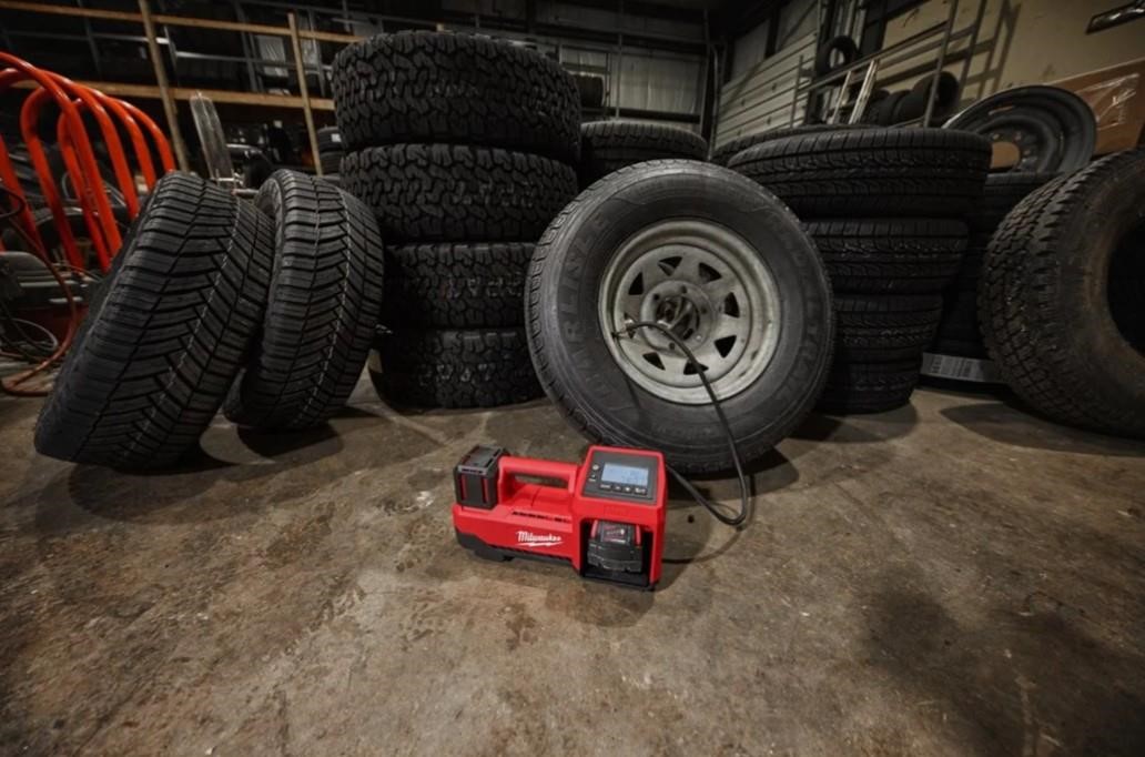 Milwaukee M18 Compressor Inflator M18 Bi-0 18V Battery Milwaukee Pcs Milwaukee – price 1199 PLN