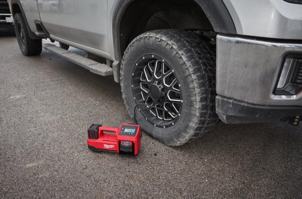 Milwaukee M18 Compressor Inflator M18 Bi-0 18V Battery Milwaukee Pcs Milwaukee – price 1199 PLN