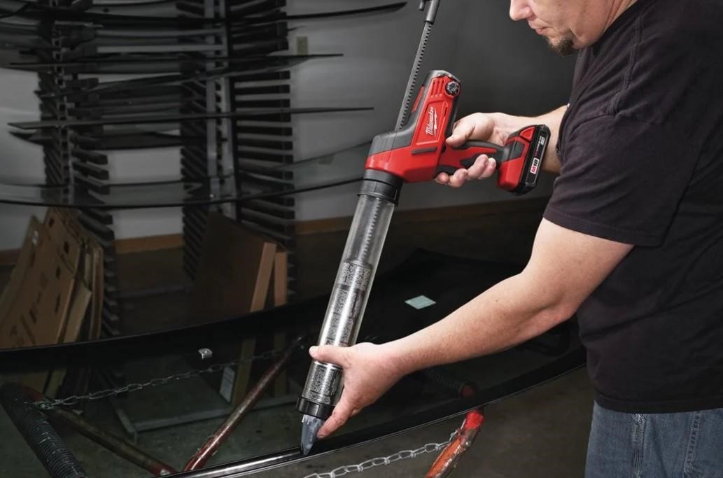 Buy Milwaukee 4933441305 at a low price in United Arab Emirates!