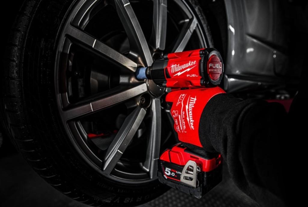 M18 Cordless Impact Wrench 1/2' M18Fmtiw2P12-502, 881Nm, In Case, With 2 Milwaukee 4933478453